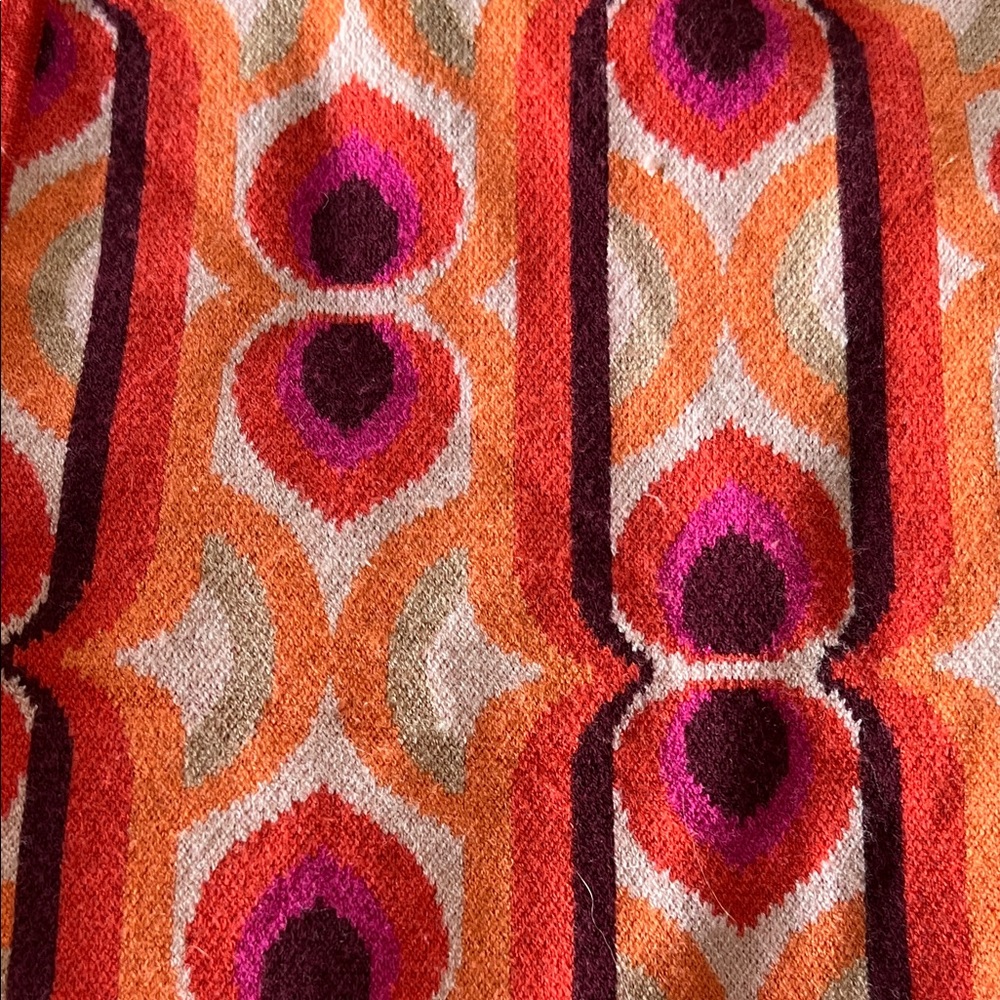 Bright Retro Knit V-Neck Sweater Vest in Orange Multi - Picture 4 of 4